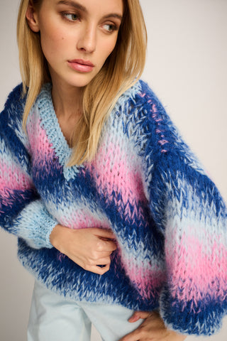 Alexandra Pullover V-Neck Degradé Pastel Blue / Cobalt / Pink