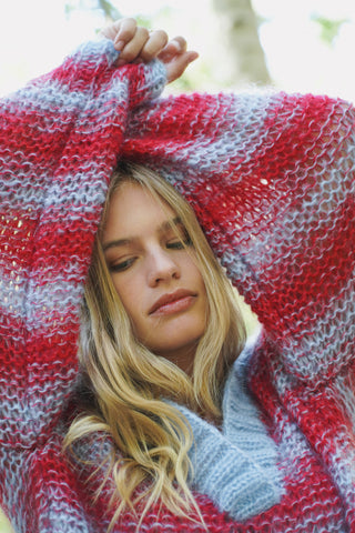 Luna Pullover - Red/Pastel blue